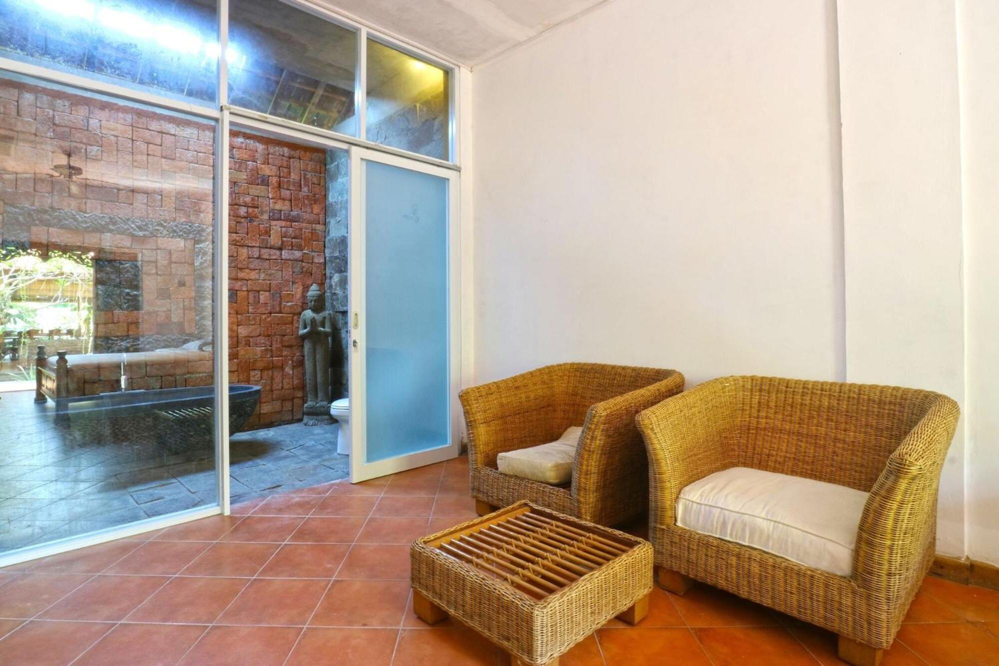 Diuma Residence Yoga Meditation Retreat And Healing Center Sanur Εξωτερικό φωτογραφία